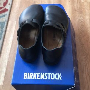 Birkenstock’s barely worn, great condition